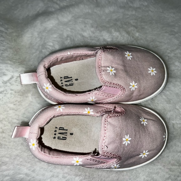 Size 6 - Picture 2 of 3